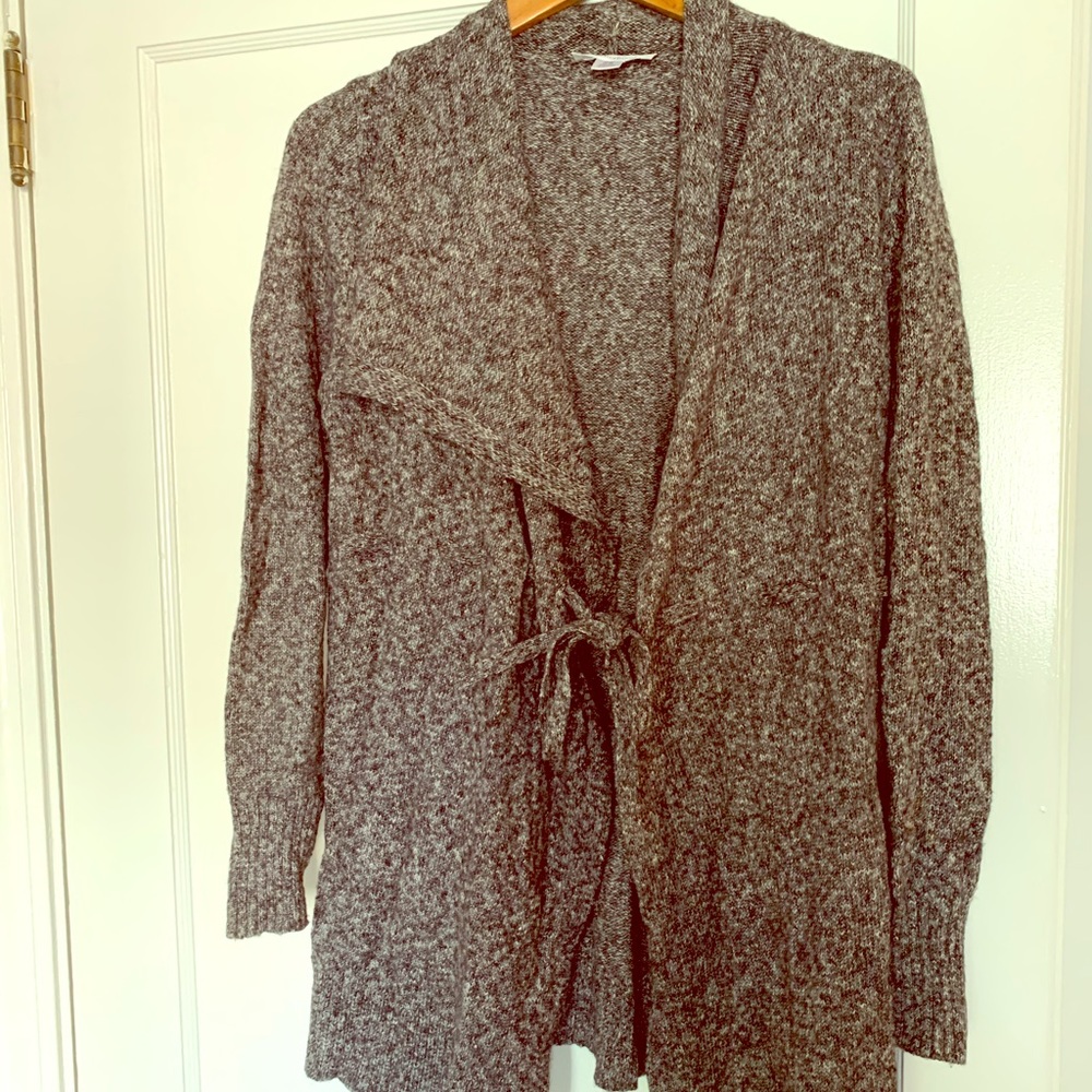 Gray cozy sweater with tie